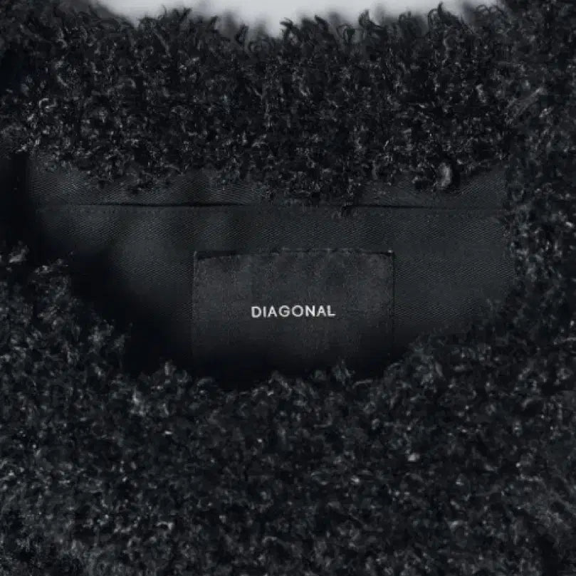 [BUNJANG] Diagonal Curly Fur Bag - Black Shoulder Bag / 다이애그널 컬리 퍼 백 블랙