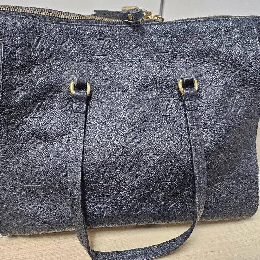 [BUNJANG] Louis Vuitton Embossed Black Tote Bag / 루이비통 엠보스 블랙 가방