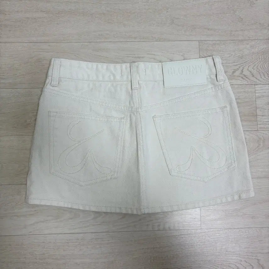 [SOLD OUT] (이체7)글로니 더 벨라 스커트 화이트