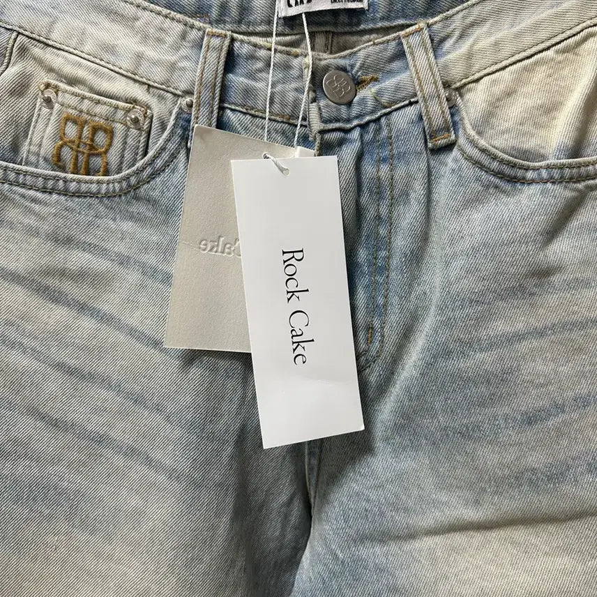 [SOLD OUT] (새상품) 락케이크 워싱 데님 연청바지