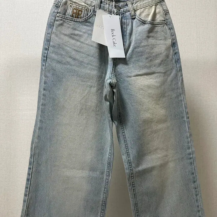 [SOLD OUT] (새상품) 락케이크 워싱 데님 연청바지
