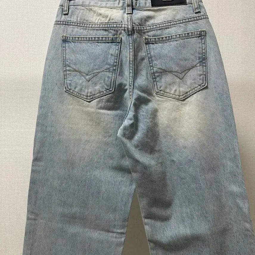 [SOLD OUT] (새상품) 락케이크 워싱 데님 연청바지