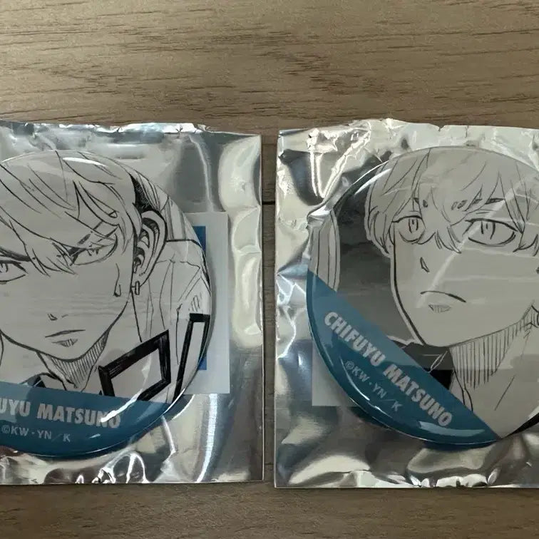 [BUNJANG] Tokyo Revengers Chifuyu &amp; Koko Badge Set / 도쿄리벤저스 도리벤 치후유 뱃지, 코코 원하전 뱃지