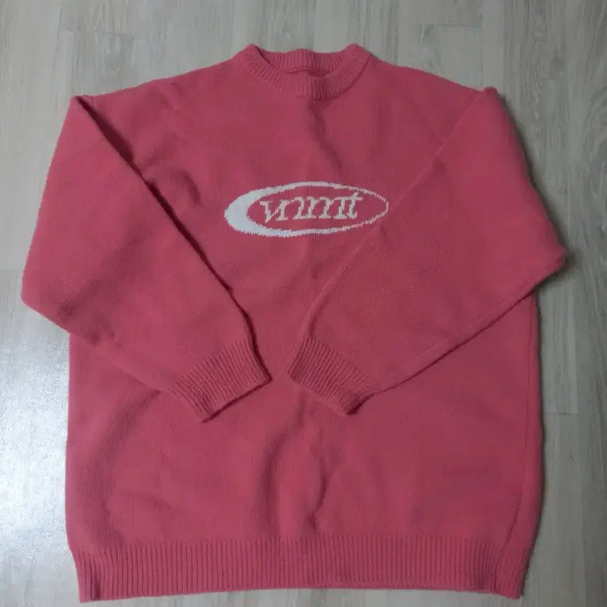 [BUNJANG] Varnishment Sport Logo Jacquard Pink Knit Top / [1회착용]바니쉬먼트 Sport logo jacquard 핑크 니트