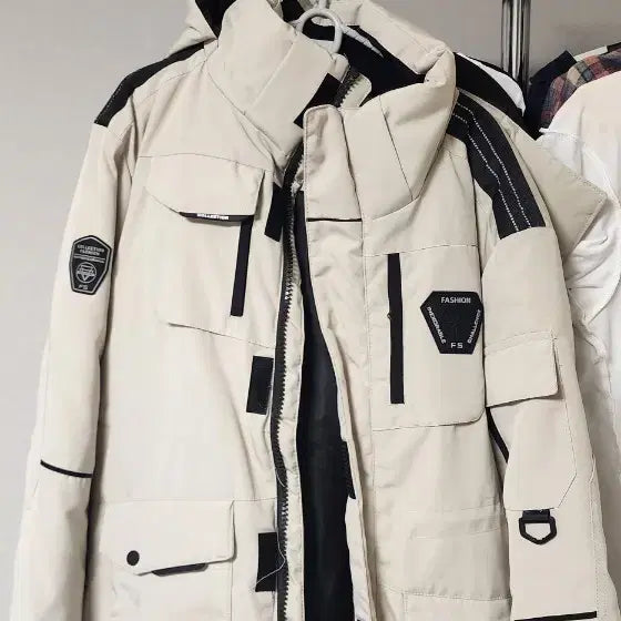 [BUNJANG] Ivory Padded Jacket L Size / 아이보리 패딩 점퍼 L
