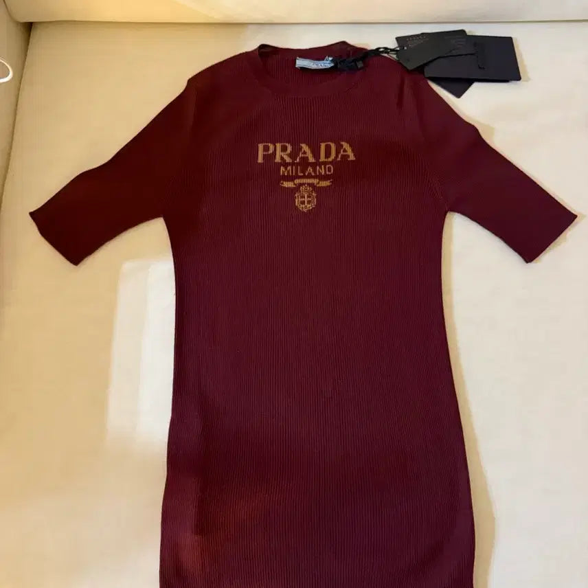 [BUNJANG] Prada Burgundy Knit Cashmere Sweater / 프라다 버건디 골드 로고 니트 캐시미어