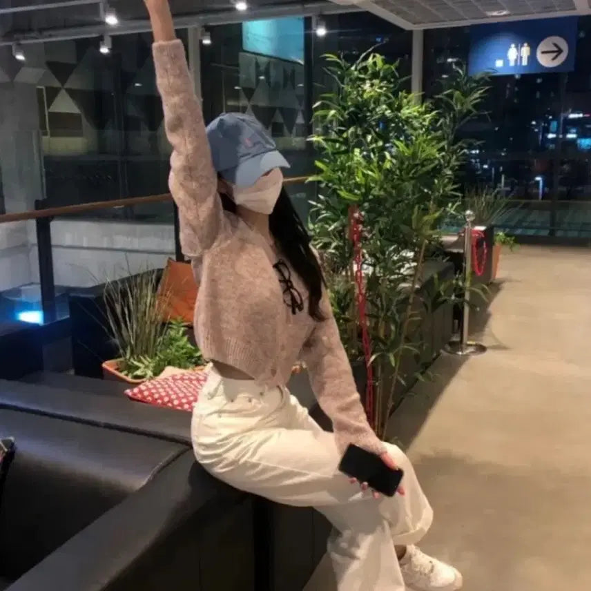 [BUNJANG] Avely Crop Knit Cardigan / 에이블리 크롭니트 가디건