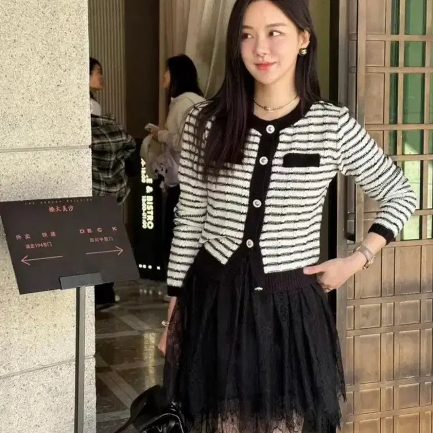 [BUNJANG] Page You Black and White Stripe Cardigan / 페이지유 블랙화이트 스트라이프 가디건