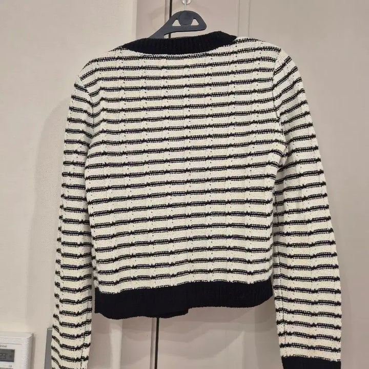 [BUNJANG] Page You Black and White Stripe Cardigan / 페이지유 블랙화이트 스트라이프 가디건