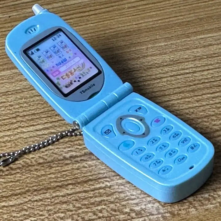 [BUNJANG] Foldable Phone Gacha Exchange / 휴대폰(폴더폰) 가챠 교환 구해요 [블루->블랙]