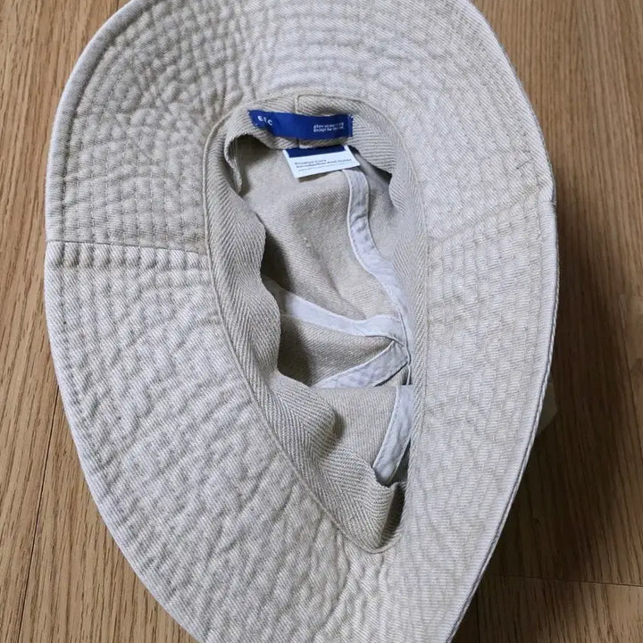 [BUNJANG] Errors Accepted Bucket Hat - Ivory / 에러스익셉티드 버킷햇 Free size