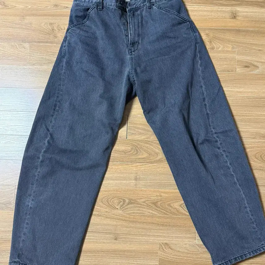 [BUNJANG] Hatching Room Curve Jeans Washed Black / 해칭룸 Curve Jeans Washed Black