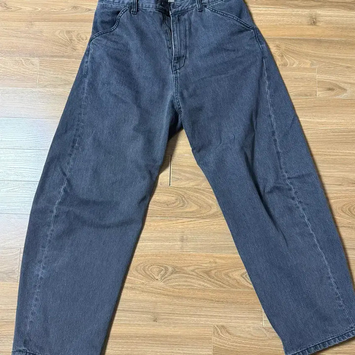 [BUNJANG] Hatching Room Curve Jeans Washed Black / 해칭룸 Curve Jeans Washed Black