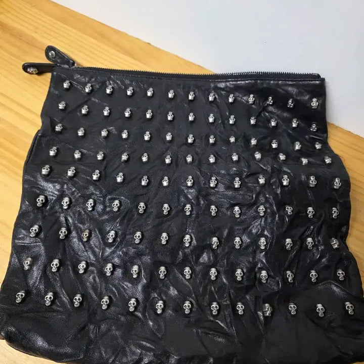 [BUNJANG] Black Skull Studded Clutch Bag / 해골 스터드 블랙 클러치 백