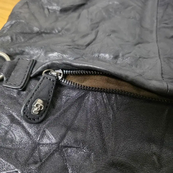 [BUNJANG] Black Skull Studded Clutch Bag / 해골 스터드 블랙 클러치 백