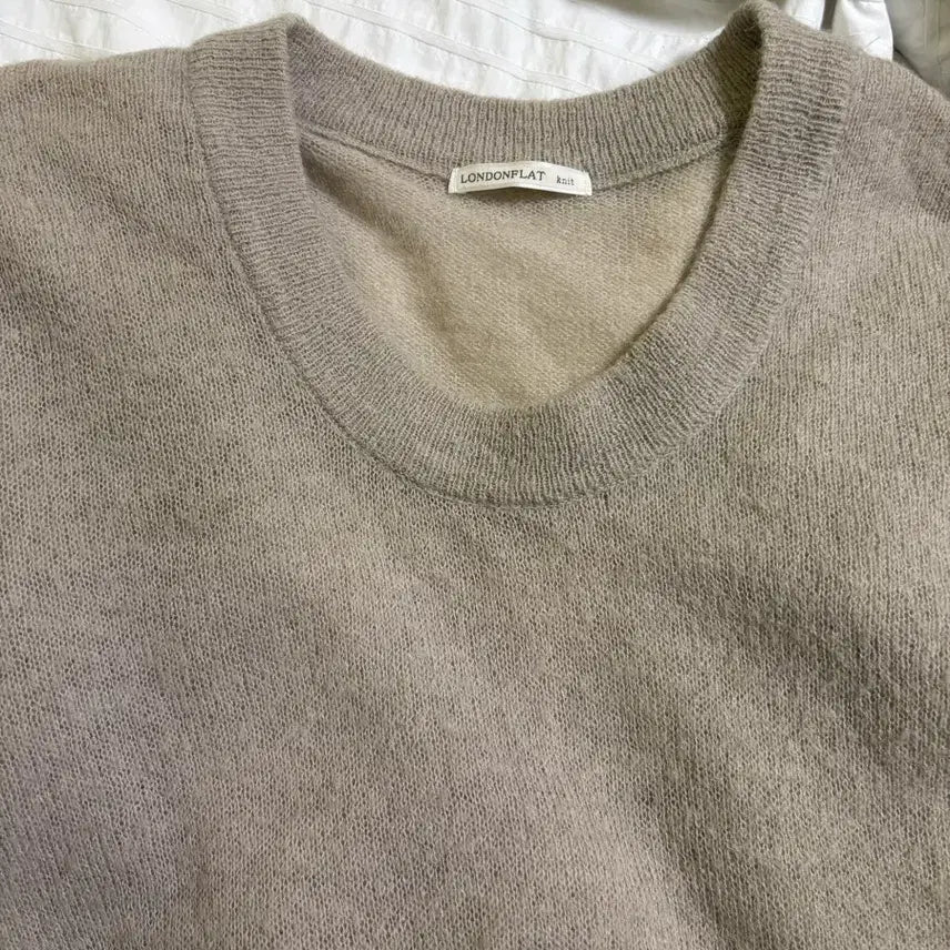 [BUNJANG] London Flat Mint Khaki Knit Sweater / 민트카키컬러 니트