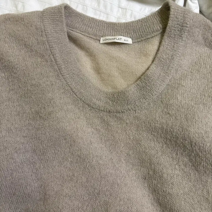 [BUNJANG] London Flat Mint Khaki Knit Sweater / 민트카키컬러 니트