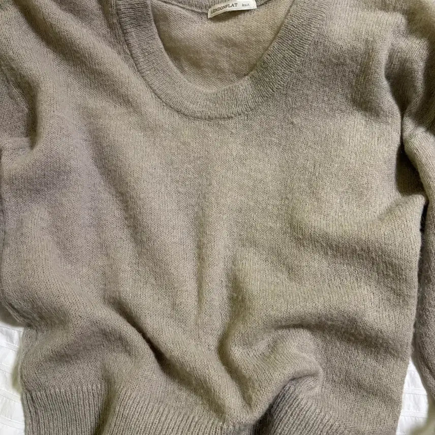 [BUNJANG] London Flat Mint Khaki Knit Sweater / 민트카키컬러 니트