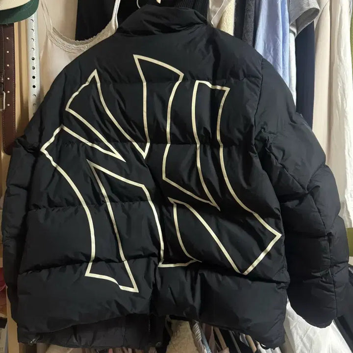 [BUNJANG] MLB Logo Duck Down Short Padded Jacket / 엠엘비 mlb 로고 덕다운 숏패딩