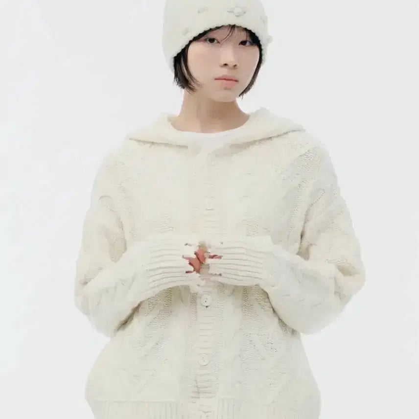 [BUNJANG] Tuomio Damage Cable Cardigan Cream / 뚜오미오 데미지 케이블 가디건 크림