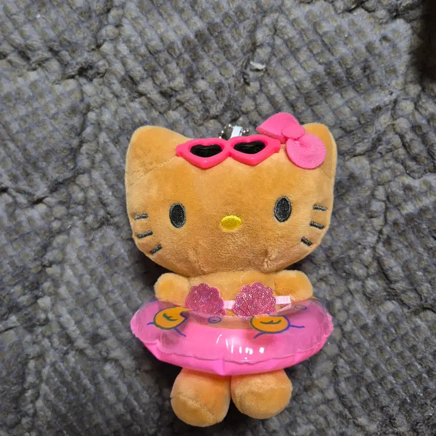 [BUNJANG] Hello Kitty Tanning Doll Keyring / 태닝 헬로키티 인형 키링 (새상품)