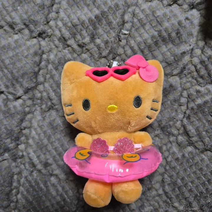 [BUNJANG] Hello Kitty Tanning Doll Keyring / 태닝 헬로키티 인형 키링 (새상품)