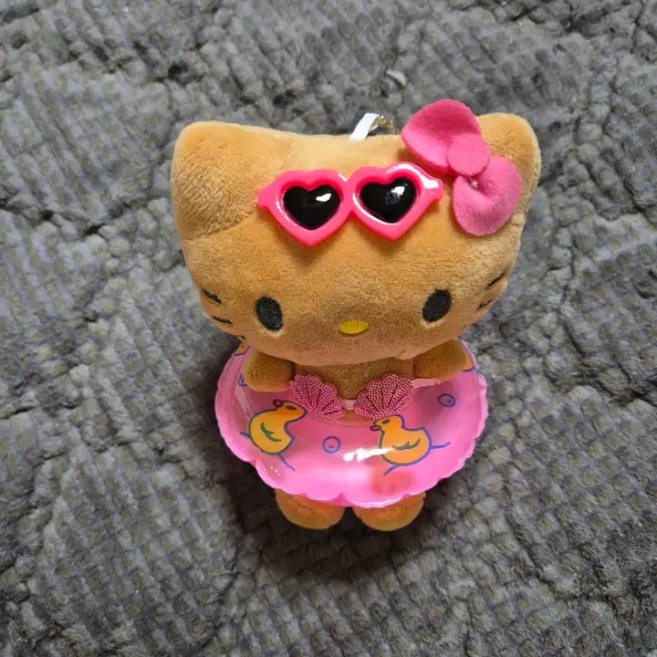 [BUNJANG] Hello Kitty Tanning Doll Keyring / 태닝 헬로키티 인형 키링 (새상품)