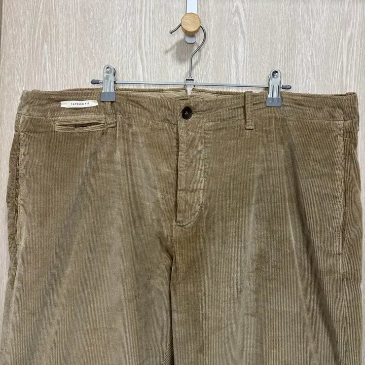 [BUNJANG] YCHAI Tapered Fit Corduroy Pants / 24FW)YCHAI 이카이 테이퍼드핏 코듀로이 팬츠36/베이지