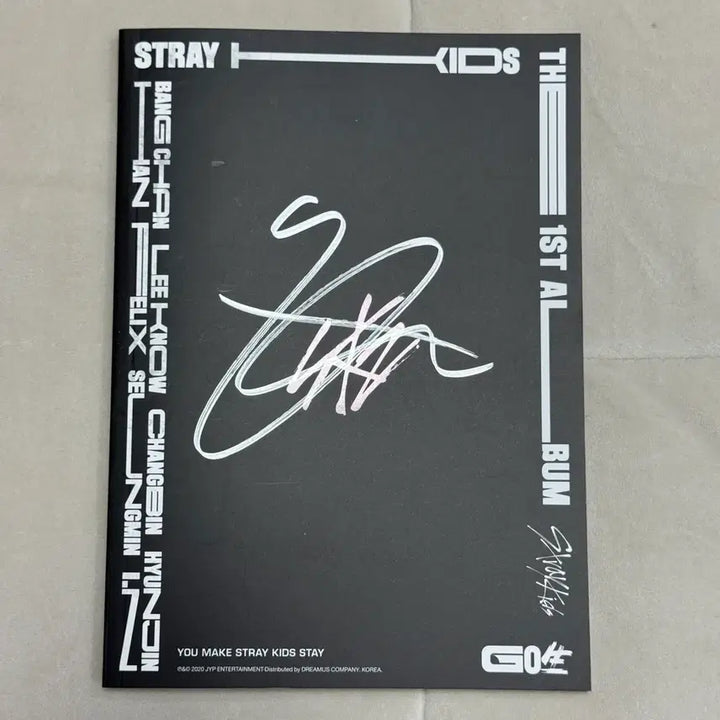[BUNJANG] Stray Kids Hyunjin Signed Album / 스트레이키즈 현진 고생 싸인 앨범