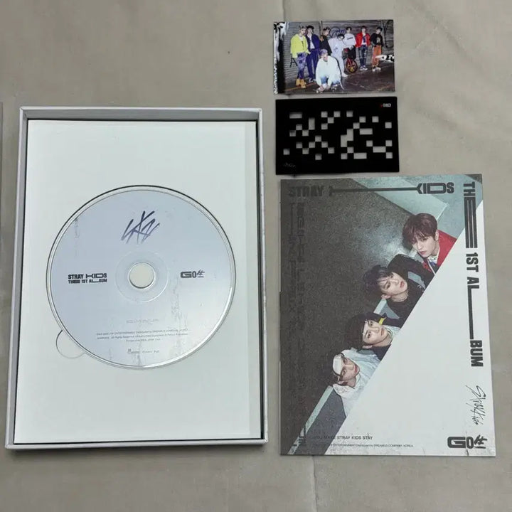 [BUNJANG] Stray Kids Hyunjin Signed Album / 스트레이키즈 현진 고생 싸인 앨범