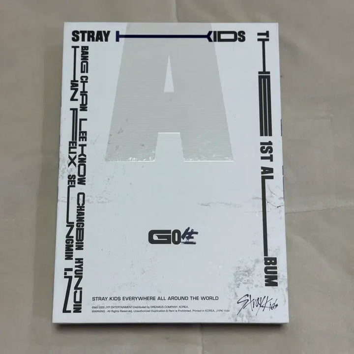 [BUNJANG] Stray Kids Hyunjin Signed Album / 스트레이키즈 현진 고생 싸인 앨범