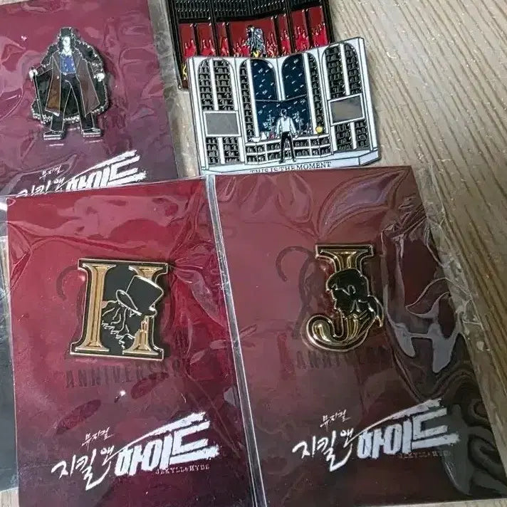 [BUNJANG] Jekyll & Hyde 10th Anniversary Badge Bundle Set / 일괄 뮤지컬 지킬앤하이드 10주년 굿즈 뱃지 md