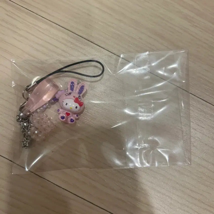 [BUNJANG] Sanrio Hello Kitty Rabbit Costume Keyring / 산리오 헬로키티 키링/열쇠고리