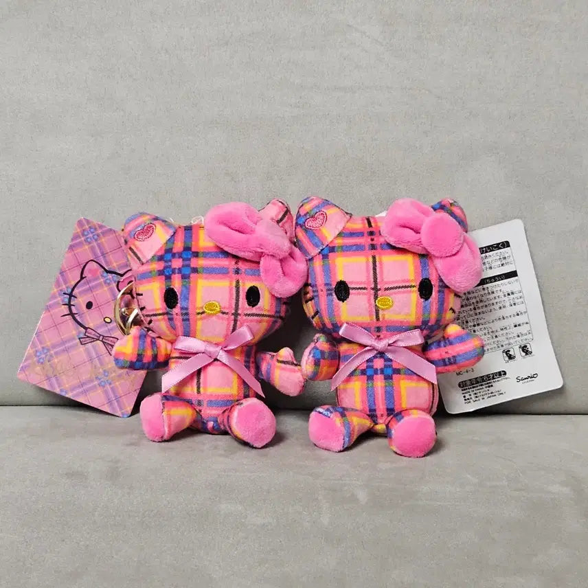 [BUNJANG] Hello Kitty Pink Checkered Kitty Keychain Doll / 헬로키티 핑크 체크 키티 키링 인형