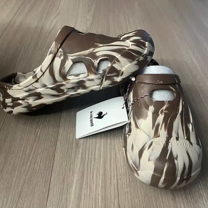 [SOLD OUT] 르꼬끄 마블 슬립온 뮬 클로그 260 새제품