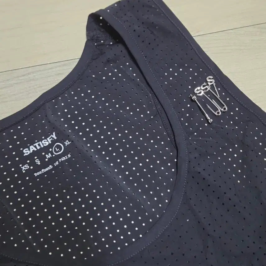 [BUNJANG] Satisfy Space-O Singlet Black / 새티스파이 스페이스-오 싱글렛 블랙