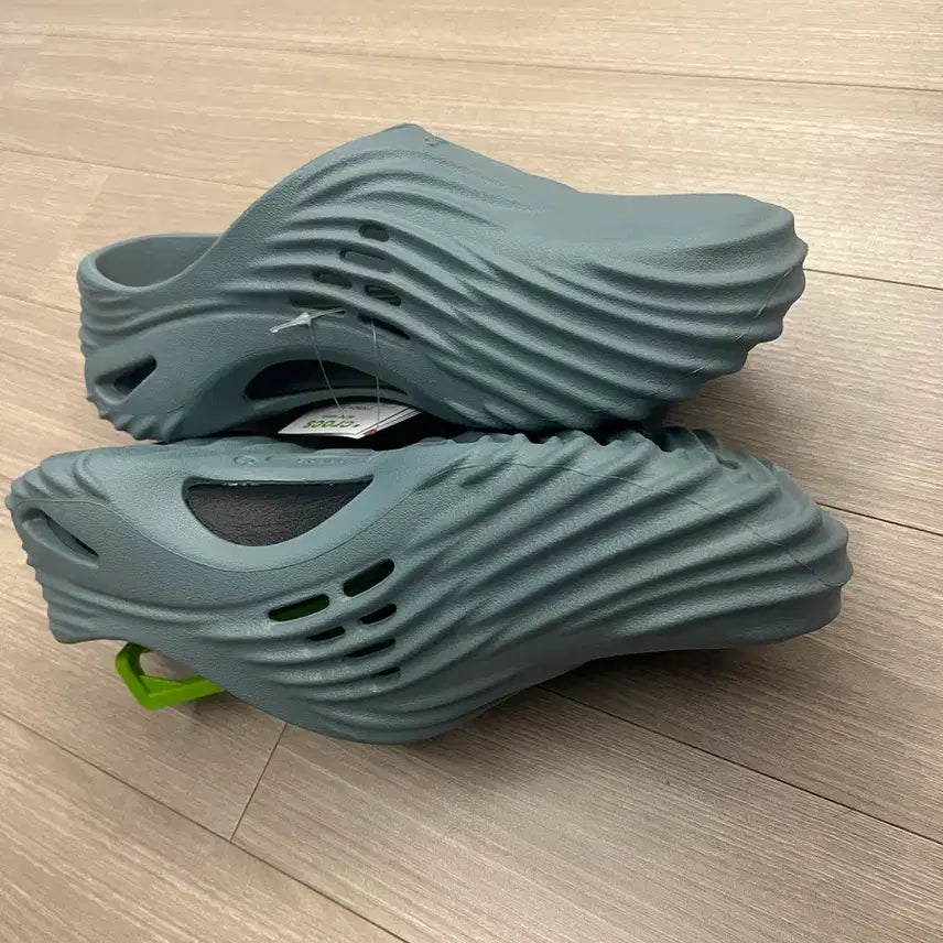 [BUNJANG] 크록스 에코웨이브 260 새제품 / 크록스 에코웨이브 260 새제품