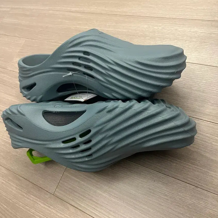 [BUNJANG] 크록스 에코웨이브 260 새제품 / 크록스 에코웨이브 260 새제품