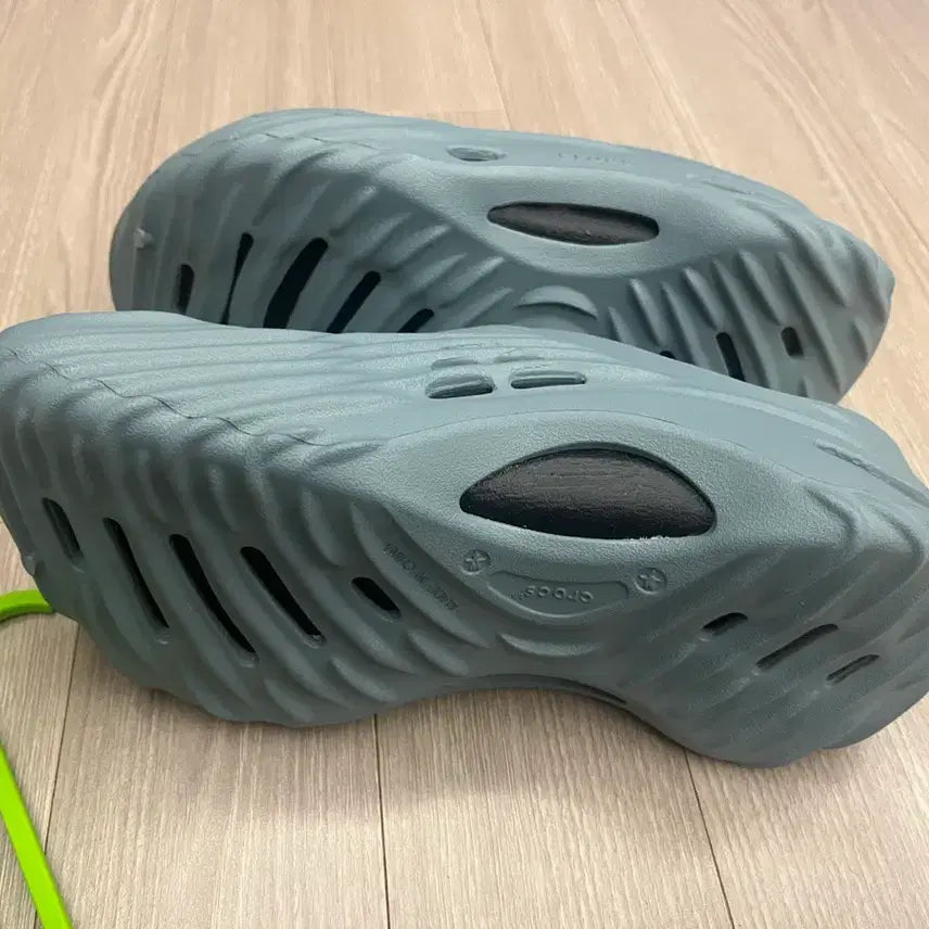 [BUNJANG] 크록스 에코웨이브 260 새제품 / 크록스 에코웨이브 260 새제품