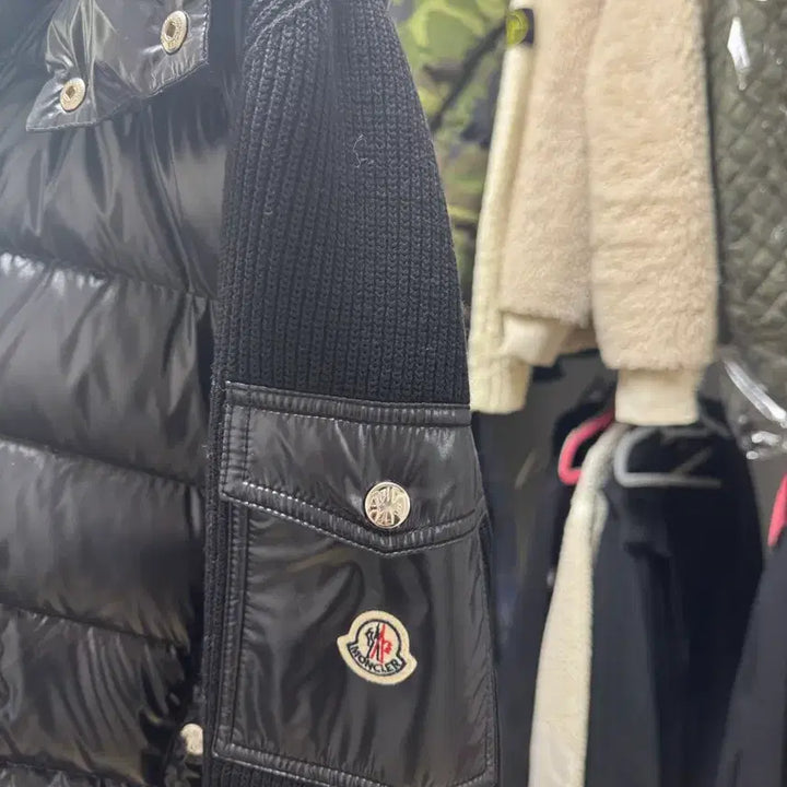 [BUNJANG] Moncler Padded Knit Jacket / 몽클레어 유광 니트패딩 판매합니다