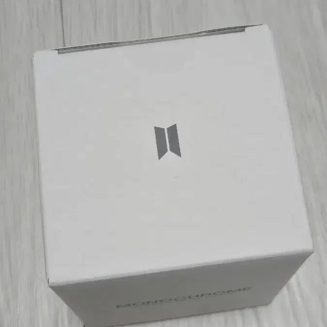 [BUNJANG] BTS MONOCHROME Candle / [미개봉] 방탄 BTS 모노크롬 캔들 향초 MONOCHROME