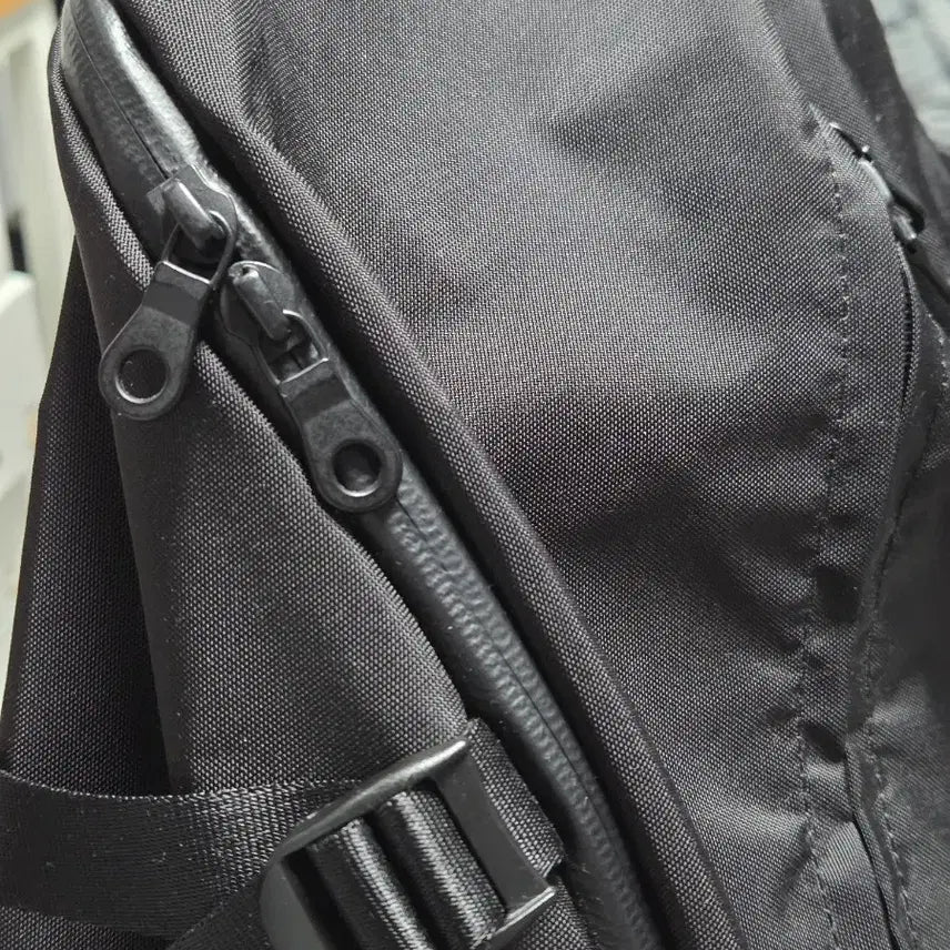 [BUNJANG] WWS Movement Pierce Bag / 월스와일무브먼트 피어스백