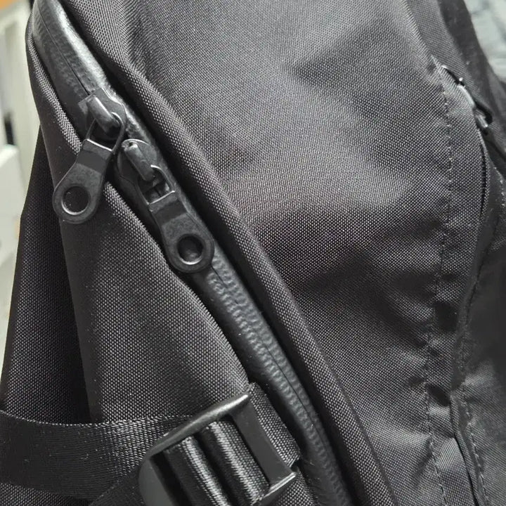 [BUNJANG] WWS Movement Pierce Bag / 월스와일무브먼트 피어스백