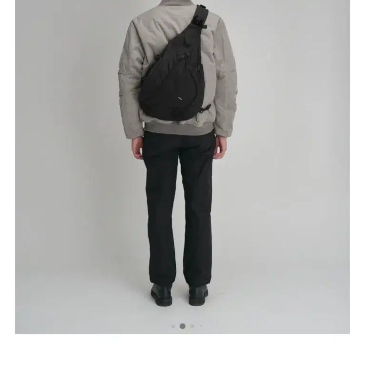 [BUNJANG] WWS Movement Pierce Bag / 월스와일무브먼트 피어스백