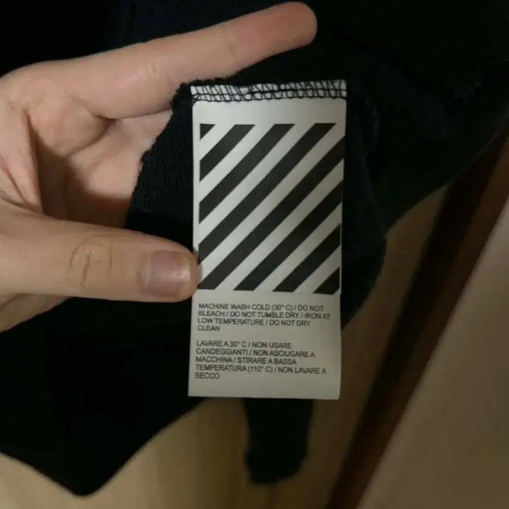 [BUNJANG] Off-White Black Hoodie / [ M ] 오프화이트 유화 후드집업 블랙