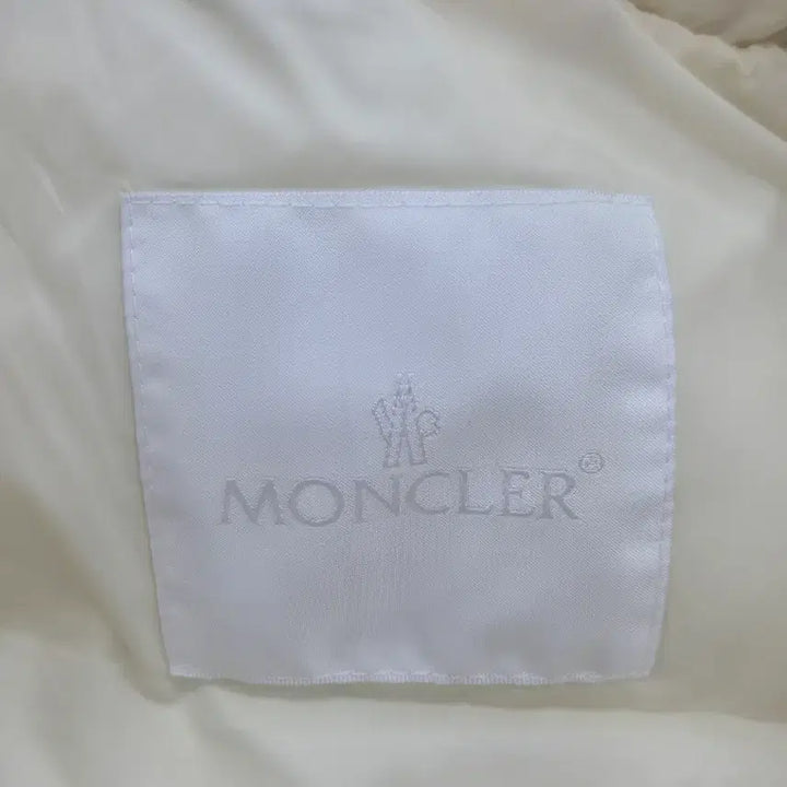 [BUNJANG] Moncler Armatis High Neck Vest / 몽클레어 아르마티아 하이넥 베스트