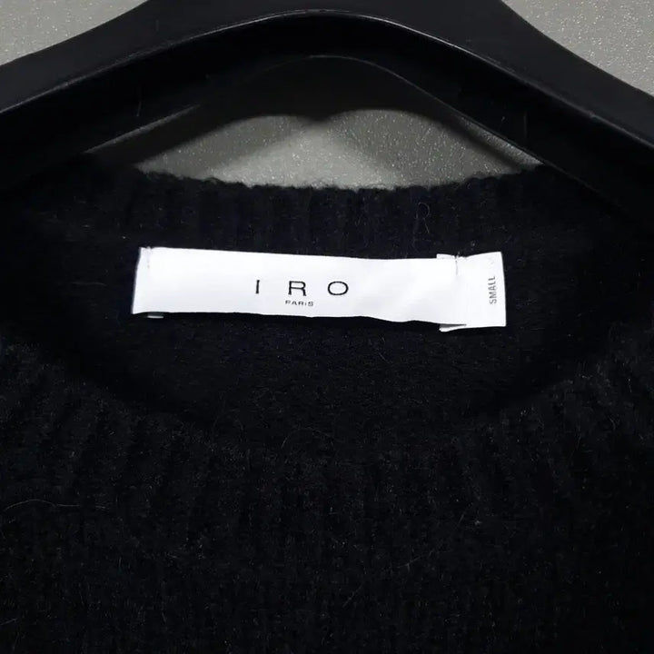 [BUNJANG] IRO Puff Shoulder Wool Crop Knit Sweater - Black - Women&