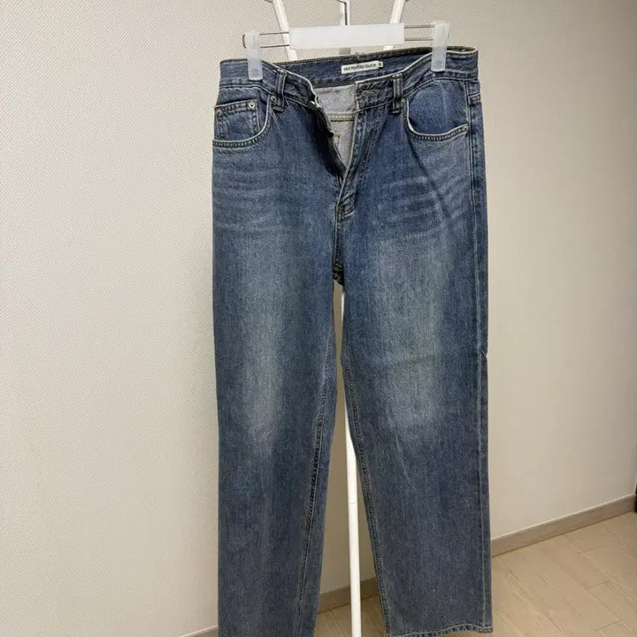 [BUNJANG] OFC OWN FEATURE COLOUR Denim Pants / OWN FEATURE COLOUR 데님 팬츠 오에프씨