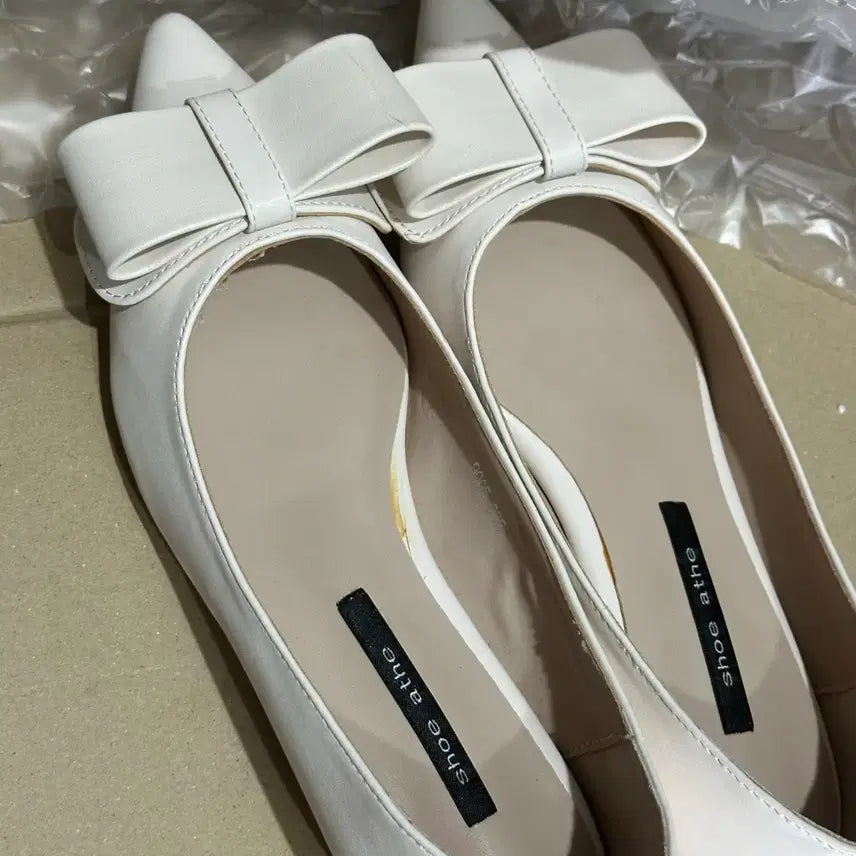 [BUNJANG] Stilettoable White Ivory Flat Shoes / 왕리본 플랫슈즈 화이트 아이보리 단화 구두 235사이즈 스틸레토에이블리