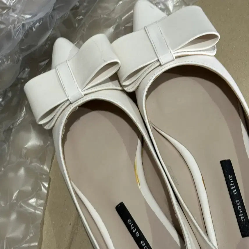 [BUNJANG] Stilettoable White Ivory Flat Shoes / 왕리본 플랫슈즈 화이트 아이보리 단화 구두 235사이즈 스틸레토에이블리